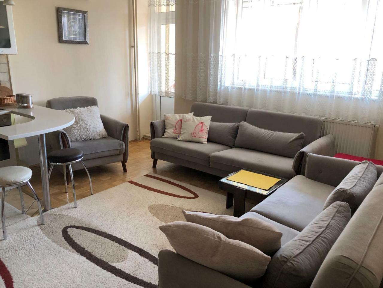 Ulpiana Apartment Pristina Exterior foto